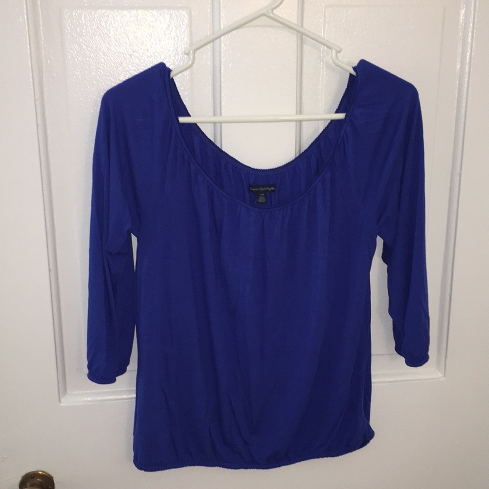 American Eagle Outfitters Quarter Length Shirt